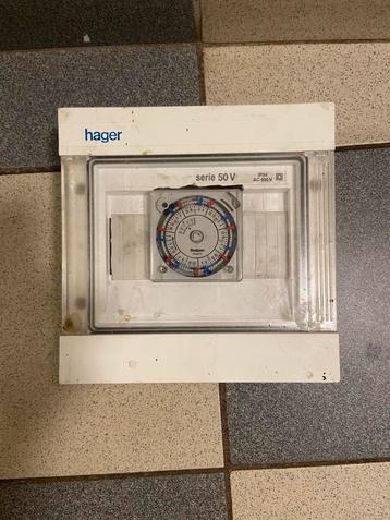 Hager Serie 50V kastje met Tijdschakelaar beschikbaar voor biedingen