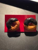 Schattige, zoete oorstekertjes in de vorm van donuts, Sieraden, Tassen en Uiterlijk, Ophalen, Overige materialen, Gebruikt, Bruin