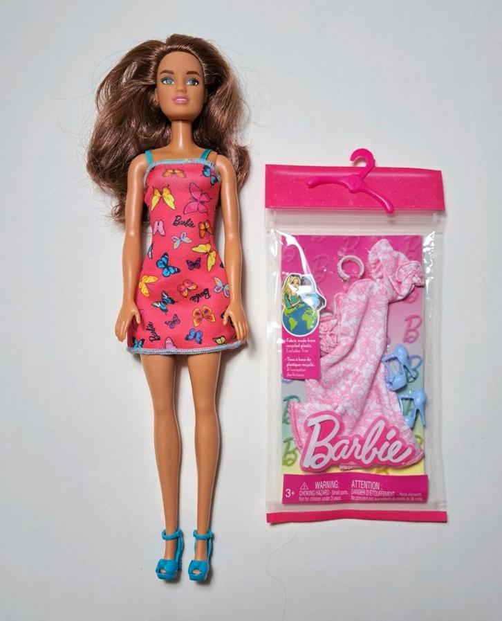 Mattel Barbie met extra kleding, Kinderen en Baby's, Speelgoed | Poppen, Nieuw, Barbie, Ophalen of Verzenden