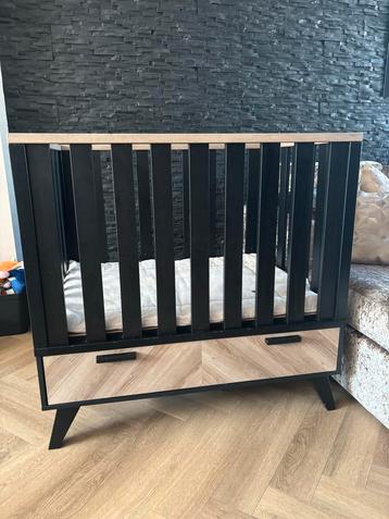 Interbaby Babybox met Nieuw Matras beschikbaar voor biedingen