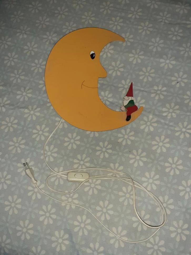 Maanlamp met Kabouter - Kinderkamer Decoratie, Huis en Inrichting, Lampen | Wandlampen, Zo goed als nieuw, Hout, Overige materialen