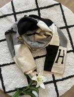 ZGAN beige grijs H cashmere sjaal 80x200c zacht winter paard, Kleding | Dames, Mutsen, Sjaals en Handschoenen, Ophalen of Verzenden