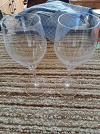 Wijnglazen 2x te koop €3,25 p.st., Ophalen of Verzenden, Zo goed als nieuw