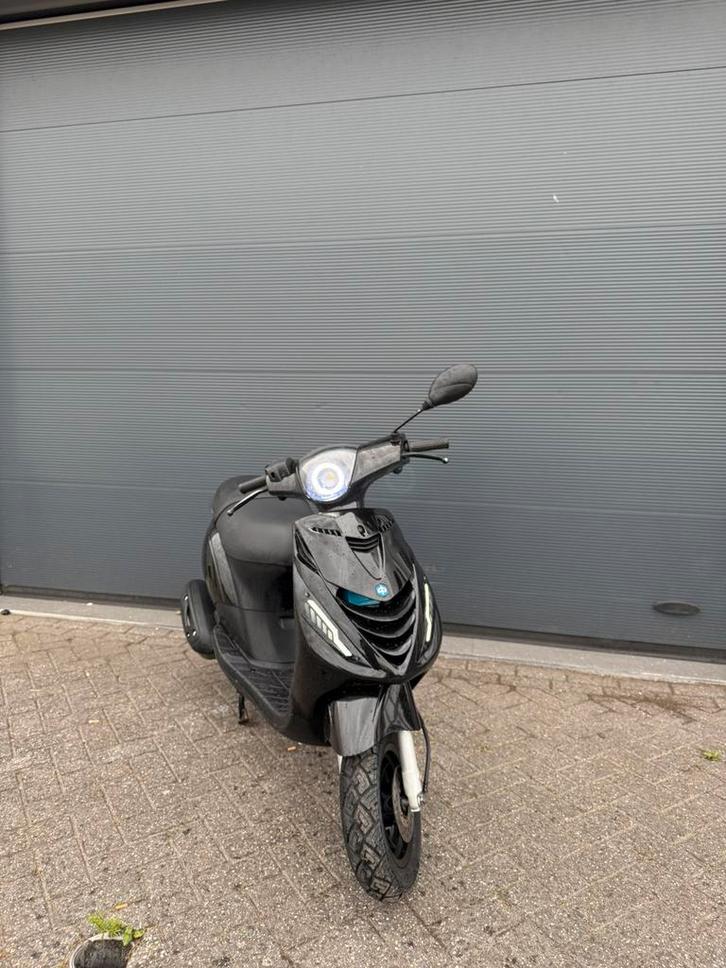 Piaggio zip Iget 2018 Brom!, Fietsen en Brommers, Scooters | Piaggio, Zo goed als nieuw, Zip, Maximaal 45 km/u, Benzine, Ophalen of Verzenden