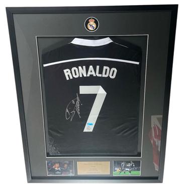 Gesigneerd & ingelijst Ronaldo Real Madrid 14/15 shirt + COA beschikbaar voor biedingen