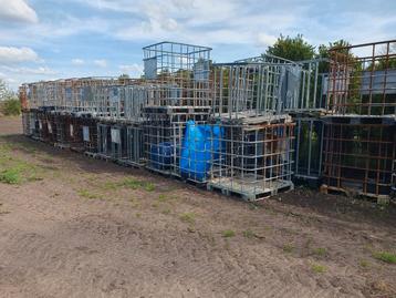 Ibc.s, houtkratten. beschikbaar voor biedingen