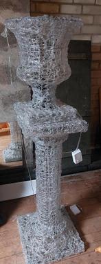 Te koop rendier ,vaas op sokkel, Ophalen, Zo goed als nieuw