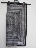 Kenneth Jay Lane sjaal zwart wit, 68x68 cm, Ophalen of Verzenden, Sjaal, Zo goed als nieuw, Kenneth Jay Lane