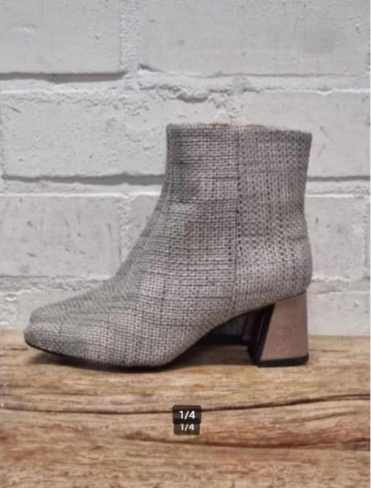 DWARS - Leergevoerde laarsjes maat 40 - Nieuw €149 - DWRS, Kleding | Dames, Schoenen, Nieuw, Lage of Enkellaarzen, Grijs, Ophalen of Verzenden