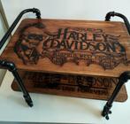 Harley Davidson tafel met H.D legerhelm, Ophalen