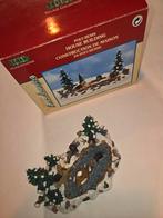 Lemax Kerstdorp Vijver met Kerstbomen, Diversen, Ophalen of Verzenden, Zo goed als nieuw