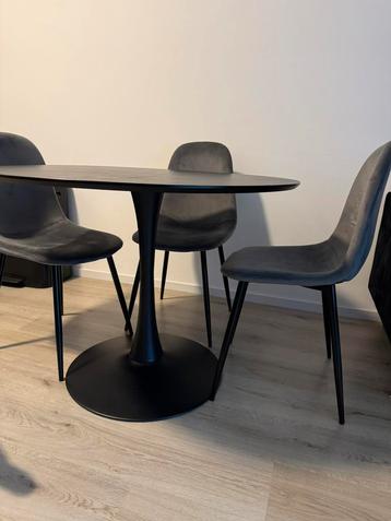 Zwarte Eettafel Rond Grijze Velvet stof Stoelen ( eettafel ) beschikbaar voor biedingen