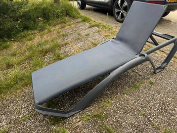 Ligbed - Verstelbaar en Comfortabel beschikbaar voor biedingen