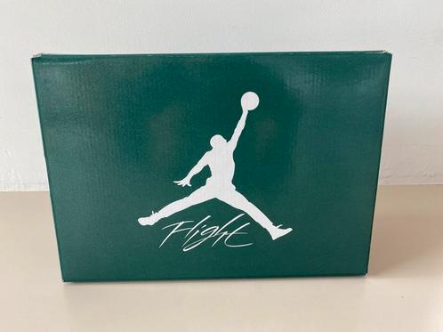 TE KOOP NIKE AIR JORDAN 4 RETRO, Kleding | Heren, Schoenen, Zo goed als nieuw, Sneakers of Gympen, Wit, Ophalen of Verzenden