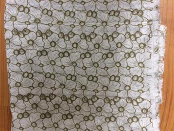 Stenzo / Bizzkids mooie NIEUWE witte stof met groene bloemen beschikbaar voor biedingen