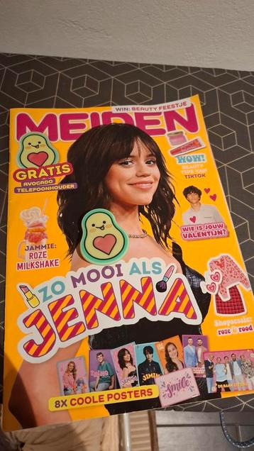 Meiden Magazine met Jenna Ortega + telefoonhouder! beschikbaar voor biedingen