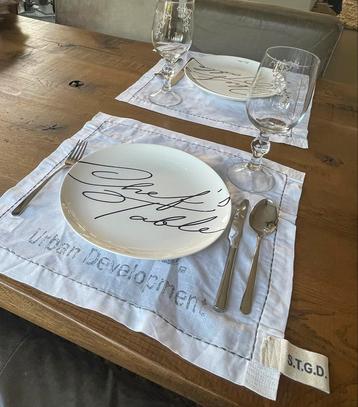 Partij luxe placemats, tafel lopers en keukendoeken (>€400) beschikbaar voor biedingen