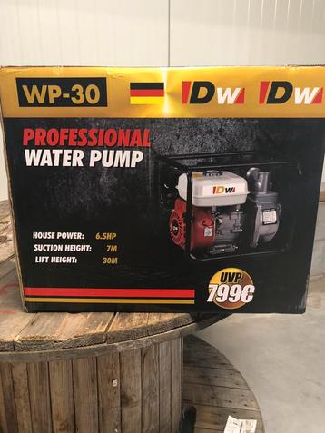 Waterpomp met benzine motor beschikbaar voor biedingen