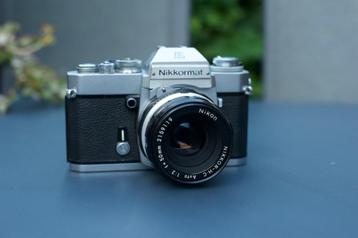 Nikkormat EL met Nikkor H.C auto 50mm F/2 lens beschikbaar voor biedingen
