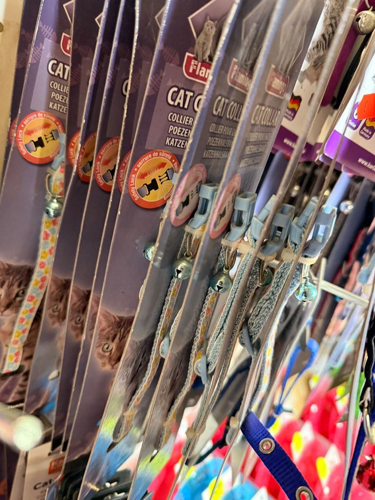 300x kattenhalsbandjes, diverse kleuren, zie fotos, Dieren en Toebehoren, Ophalen of Verzenden, Nieuw