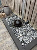 Moderne waterornament bol van graniet, Tuin en Terras, Ophalen of Verzenden, Zo goed als nieuw, Graniet, Waterornament
