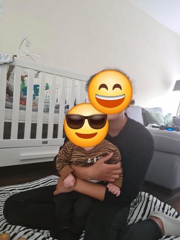 Babybox met verstelbare bodem en lade beschikbaar voor biedingen