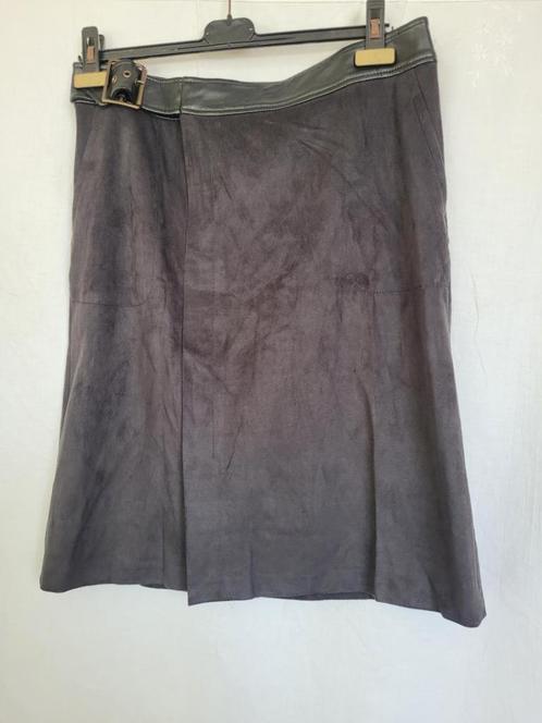 Stoere zwarte imitatieleren rok mt L merk Le Pep, Kleding | Dames, Rokken, Zo goed als nieuw, Maat 42/44 (L), Zwart, Knielengte