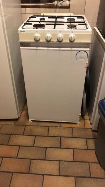 Koelkast tafel model gasfornuis en combi oven combioven gas beschikbaar voor biedingen