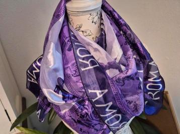 Mooie Sjaal - Paars met Roma Print beschikbaar voor biedingen
