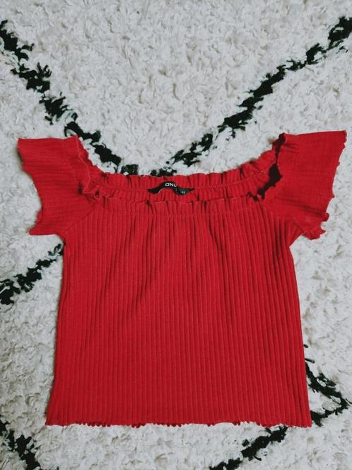 Only rode cropped off shoulder top maat XS, Kleding | Dames, Tops, Zo goed als nieuw, Maat 34 (XS) of kleiner, Rood, Korte mouw