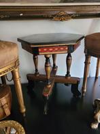 Antiek zwart tafeltje, wijntafeltje bijzettafeltje