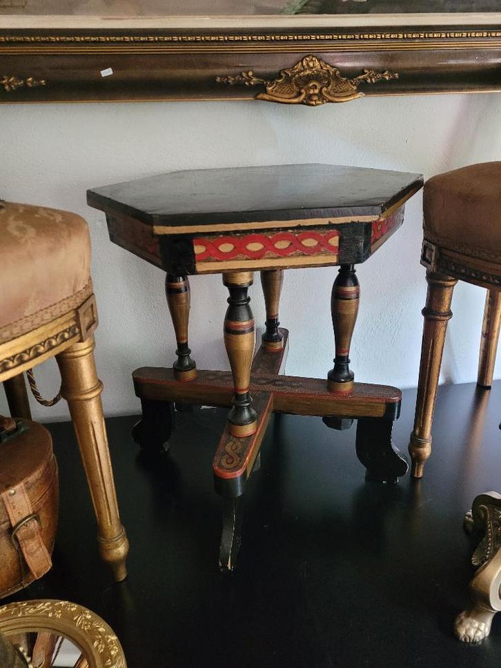 Antiek zwart tafeltje, wijntafeltje bijzettafeltje, Antiek en Kunst, Antiek | Meubels | Tafels, Ophalen of Verzenden