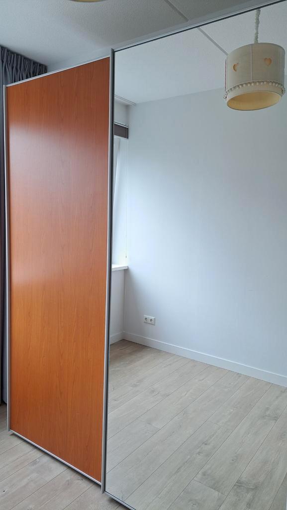 Schuifdeurkast met spiegeldeur, Huis en Inrichting, Kasten | Kledingkasten, Gebruikt, 200 cm of meer, 150 tot 200 cm, 50 tot 75 cm