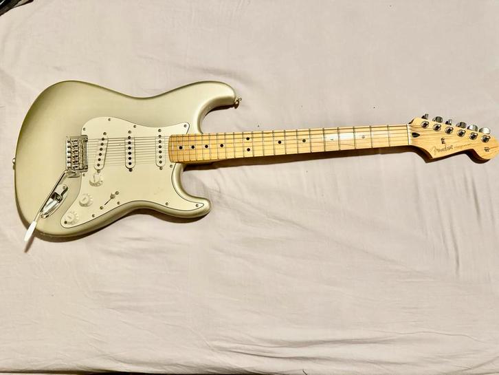 Fender Player Strat Inca Silver - Limited (100 stuks), Muziek en Instrumenten, Snaarinstrumenten | Gitaren | Elektrisch, Zo goed als nieuw