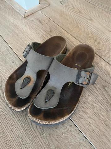 Birkenstock slippers taupe maat 35, goede staat beschikbaar voor biedingen