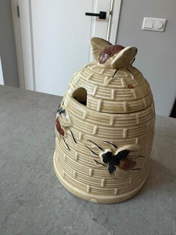 Vintage Bijenkorf Honingpot beschikbaar voor biedingen