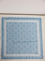 Lichtblauwe vierkante carre sjaal met bloemetjes, halsdoek, Ophalen of Verzenden, Zo goed als nieuw, Maat 42/44 (L), Sjaal