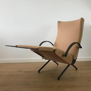 Tecno P40 lounge chair Osvaldo Borsani fauteuil 1st edition beschikbaar voor biedingen
