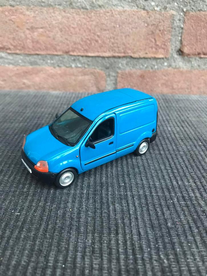 1:43 VITESSE RENAULT KANGOO …….. 15,-, Hobby en Vrije tijd, Modelauto's | 1:43, Zo goed als nieuw, Auto, Overige merken, Ophalen of Verzenden