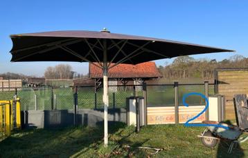 Parasol 4x4 zwart horeca kwaliteit beschikbaar voor biedingen