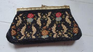 Clutch, goed voor de feestdagen, mooi borduurwerk, als nieuw beschikbaar voor biedingen