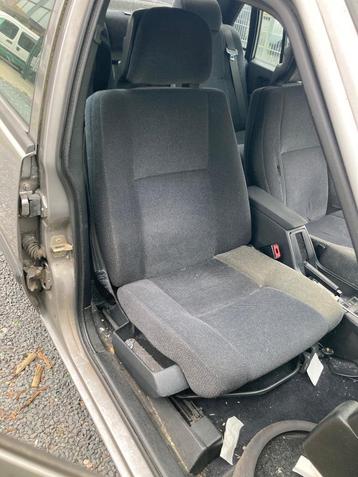 Stoffen interieur Volvo 940 944 uit 1991 voor klein prijsje. beschikbaar voor biedingen