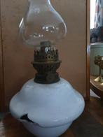 Oude Petroleumlamp met Glazen Kap, Antiek en Kunst, Ophalen