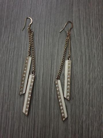 Goudkleurige witte strass oorbellen ~ TH0613 beschikbaar voor biedingen