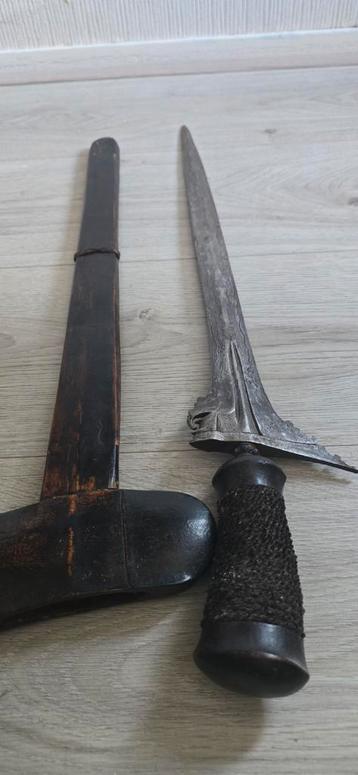 Antieke Kris Keris met Schede beschikbaar voor biedingen