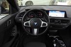 BMW 1 Serie 118i M Sport Automaat / Panoramadak / Sportstoel, Auto's, Parkeersensor, Gebruikt, Met garantie (alle), Zwart
