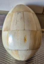 Kunst object, ei gemaakt van kamelen beenderen?., Ophalen of Verzenden