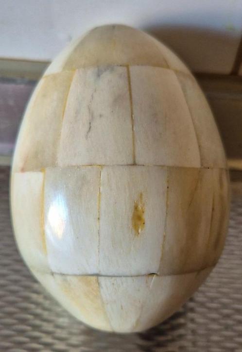 Kunst object, ei gemaakt van kamelen beenderen?., Antiek en Kunst, Kunst | Niet-Westerse kunst, Ophalen of Verzenden
