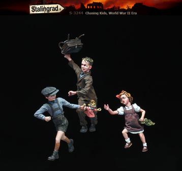 H-84,RESIN FIGUREN 1-35,CHASING KIDS beschikbaar voor biedingen