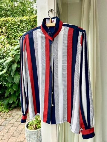 Vintage blouses in zeer goede staat beschikbaar voor biedingen